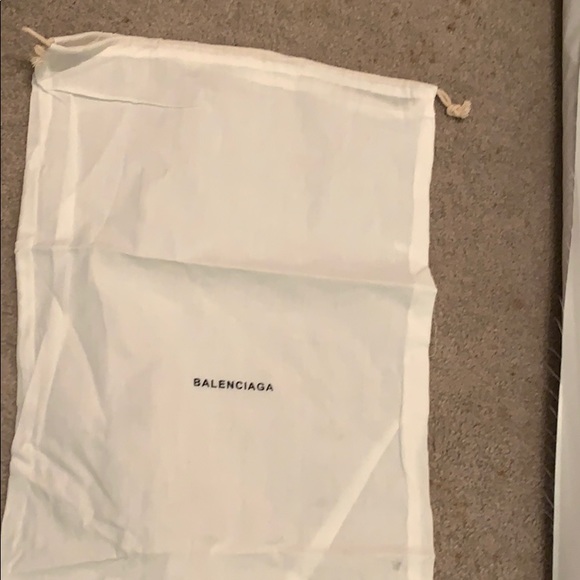 Balenciaga’s - Picture 8 of 8
